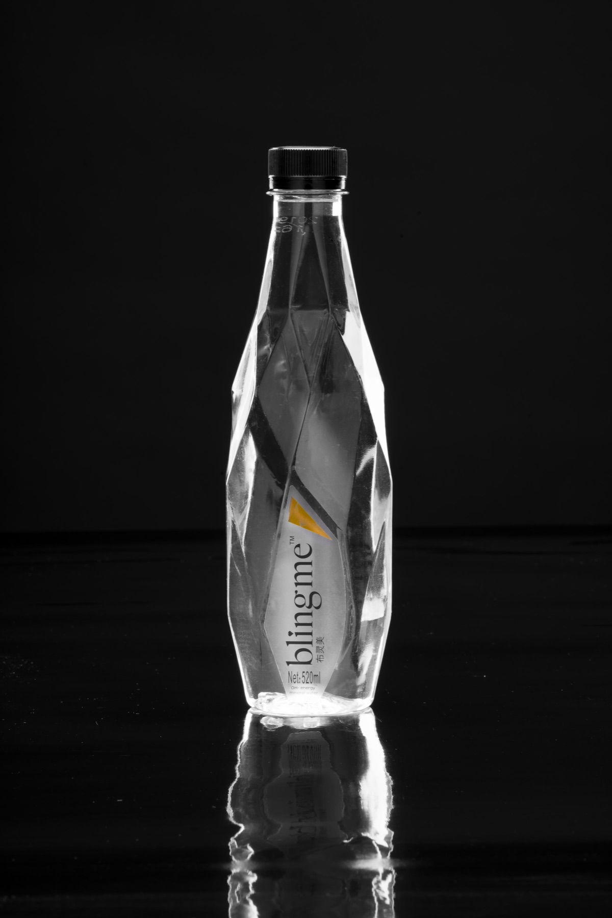 布灵美小分子团水 520ml 钻石切面瓶装产品